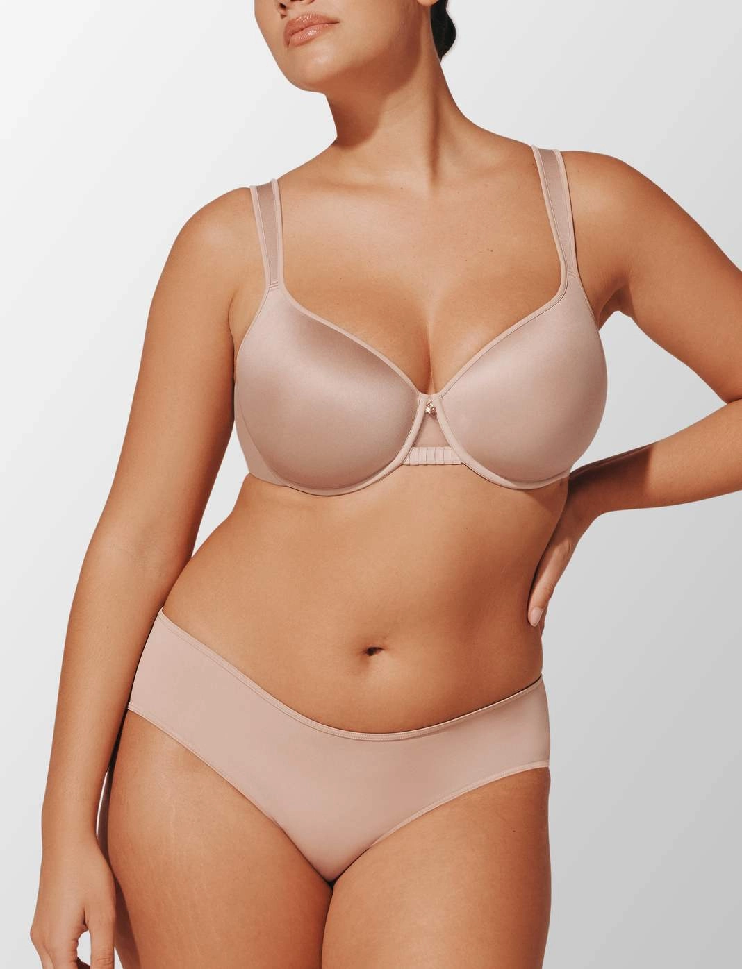 Model wearing the 24/7® Perfect Coverage Bra in taupe